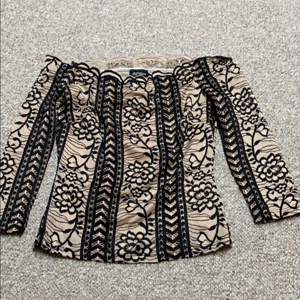 Women’s off the shoulder small top